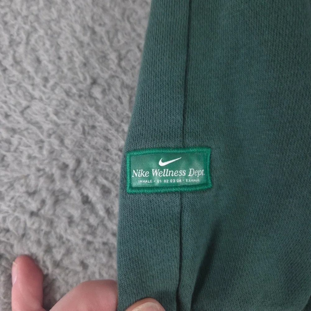 Nike used excellent